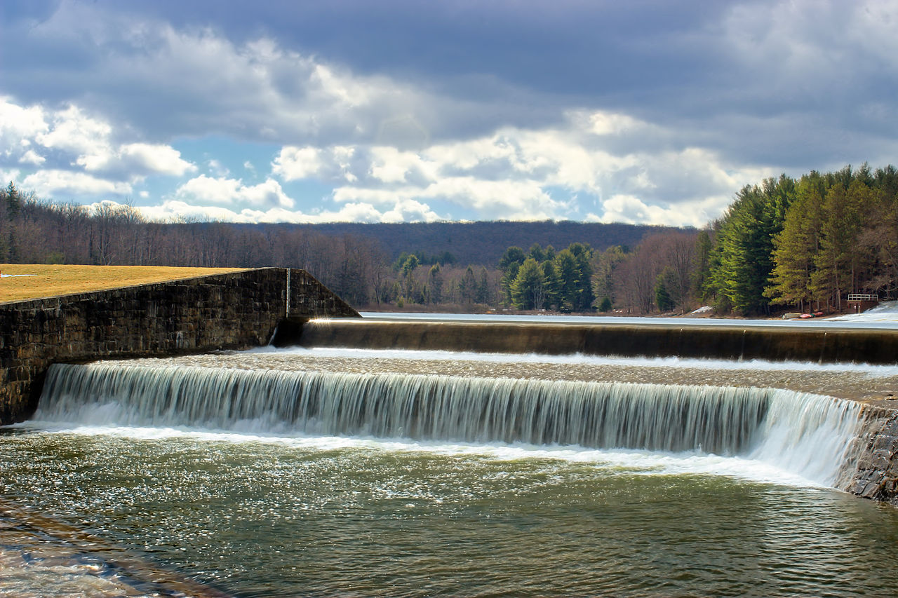 Dam_at_Parker_Dam_State_Park