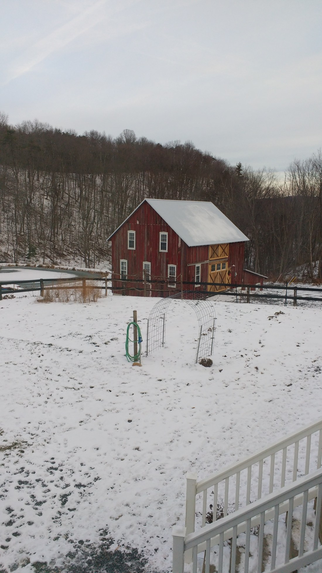 barn-in-winter
